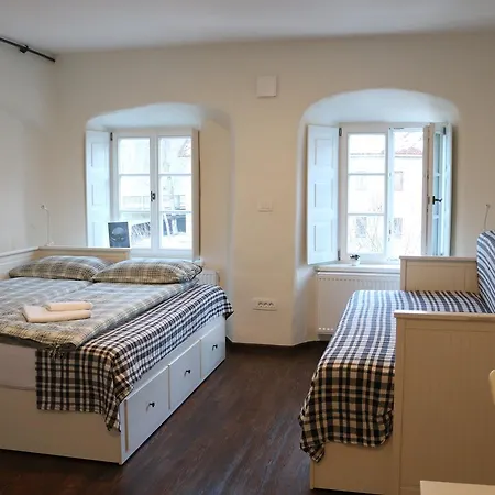 Ceh 1720 Castle View בית הארחה