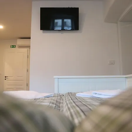 Ceh 1720 Castle View בית הארחה 3*